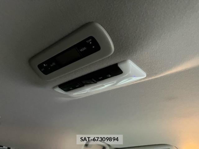 Nissan SERENA 2018-04 7329992-22