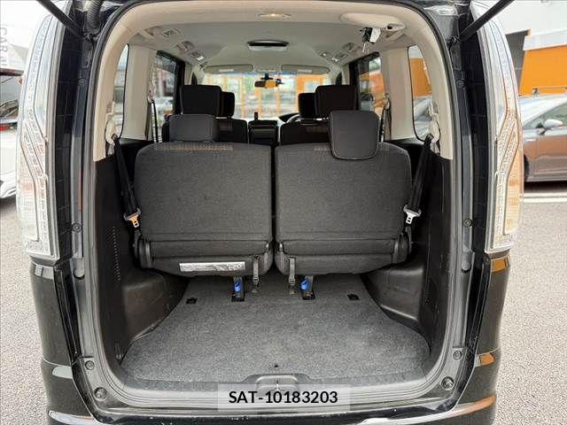 Nissan SERENA 2015-09 7330003-18