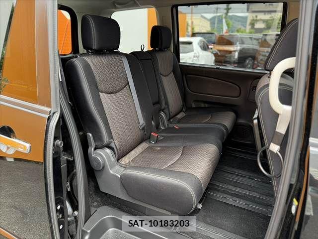 Nissan SERENA 2015-09 7330003-19