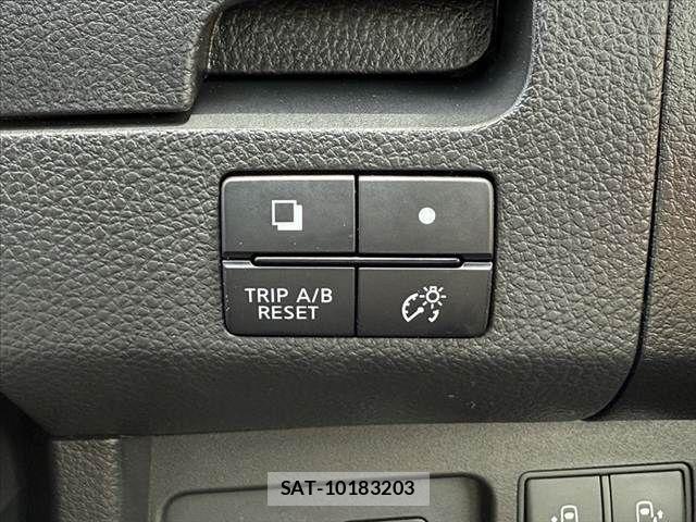 Nissan SERENA 2015-09 7330003-22