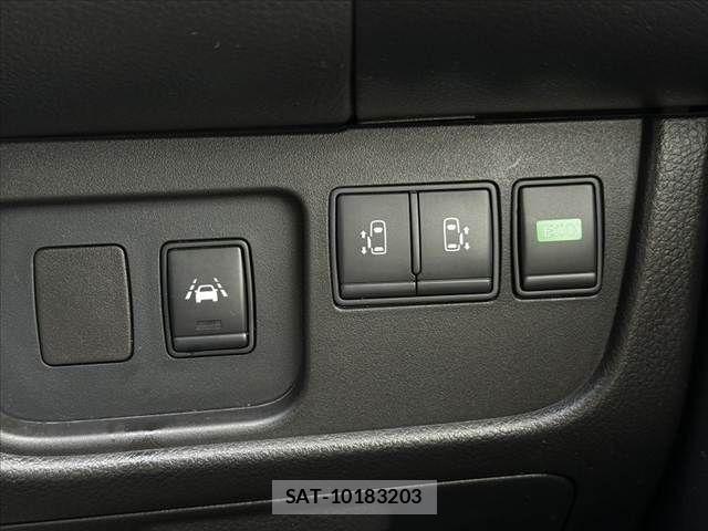 Nissan SERENA 2015-09 7330003-23