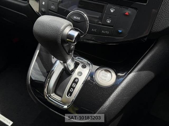 Nissan SERENA 2015-09 7330003-26