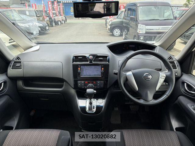Nissan SERENA 2016-01 7330011-10