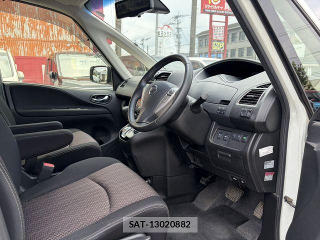 Nissan SERENA 2016-01 7330011-11