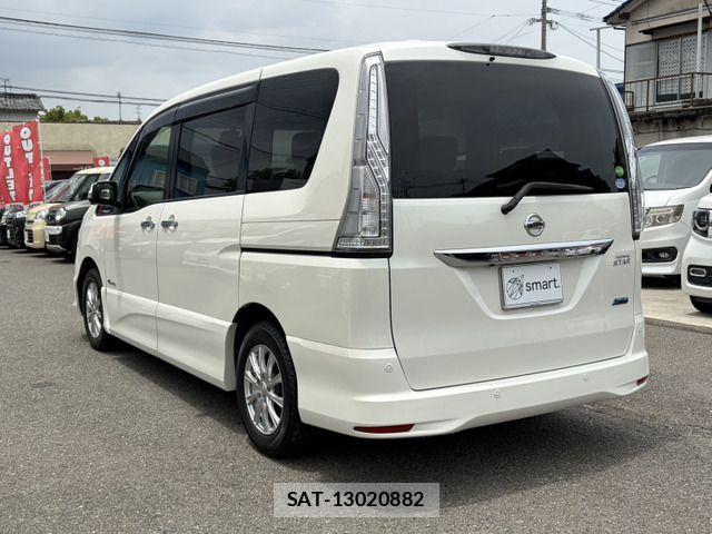 Nissan SERENA 2016-01 7330011-7