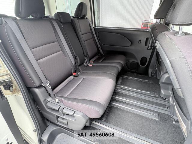 Nissan SERENA 2017-03 7330005-9