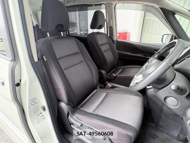 Nissan SERENA 2017-03 7330005-10