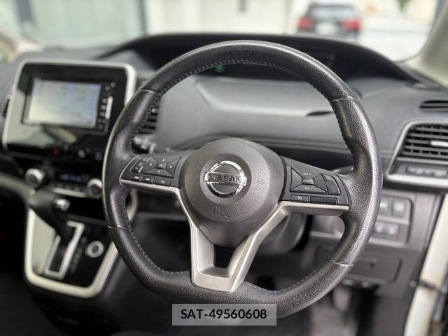 Nissan SERENA 2017-03 7330005-11