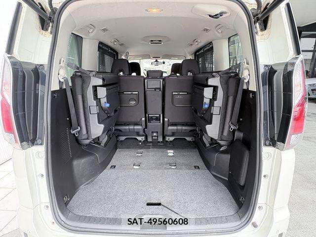 Nissan SERENA 2017-03 7330005-17