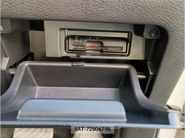 Nissan SERENA 2017-03 7329996-13