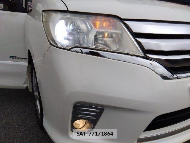 Nissan SERENA 2013-07 7330009-27