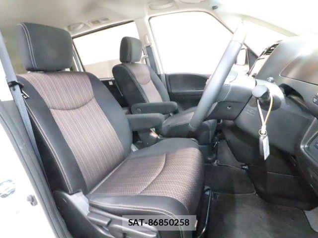 Nissan SERENA 2015-07 7329998-3