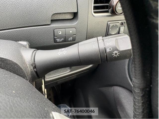 Nissan SERENA 2014-07 7330016-9