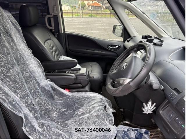 Nissan SERENA 2014-07 7330016-3
