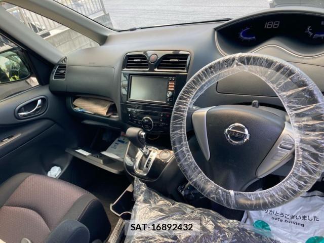 Nissan SERENA 2013-07 7330023-10