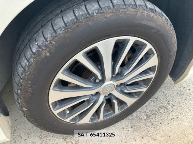 Nissan SERENA 2015-10 7330018-9