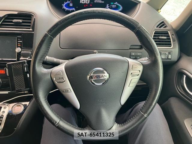 Nissan SERENA 2015-10 7330018-15