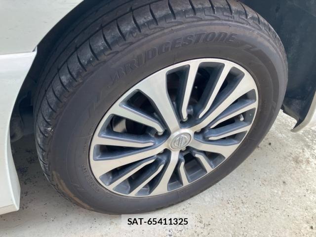 Nissan SERENA 2015-10 7330018-7