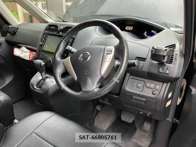 Nissan SERENA 2014-04 7330015-9
