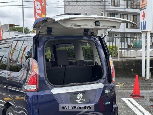 Nissan SERENA 2017-03 7359789-25