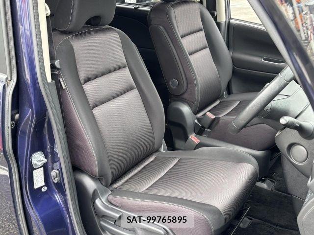 Nissan SERENA 2017-03 7359789-4