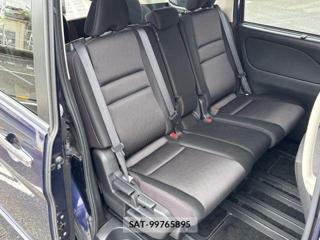 Nissan SERENA 2017-03 7359789-6