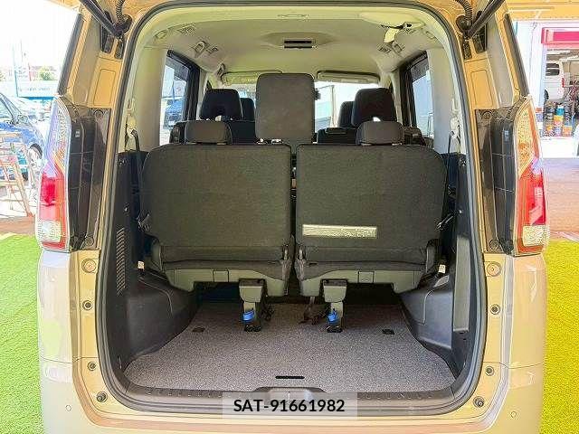 Nissan SERENA 2018-03 7359782-19