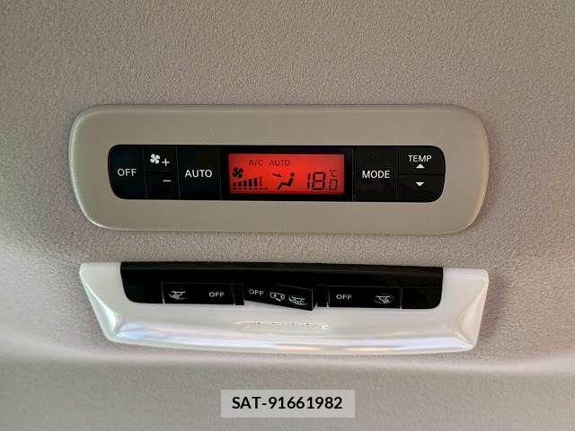 Nissan SERENA 2018-03 7359782-6