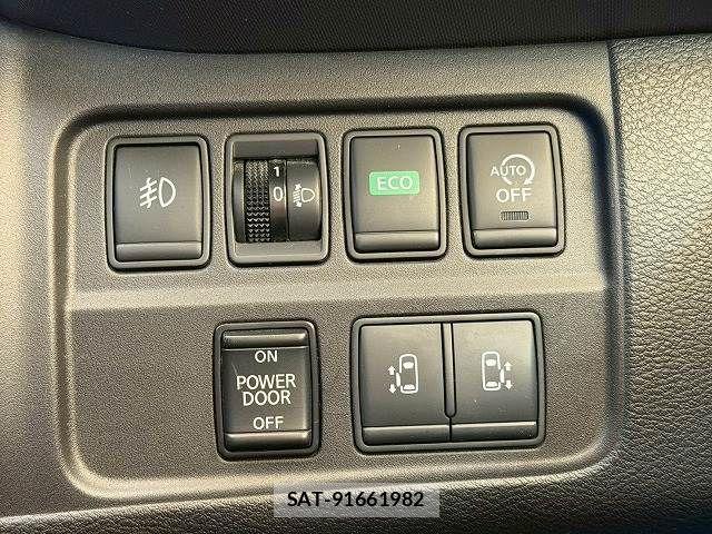 Nissan SERENA 2018-03 7359782-7