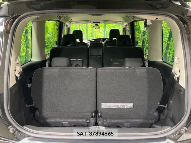 Nissan SERENA 2017-02 7359784-10