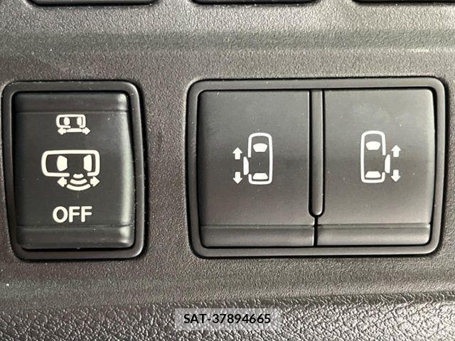 Nissan SERENA 2017-02 7359784-4