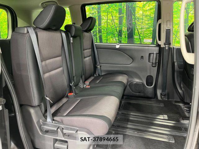 Nissan SERENA 2017-02 7359784-8