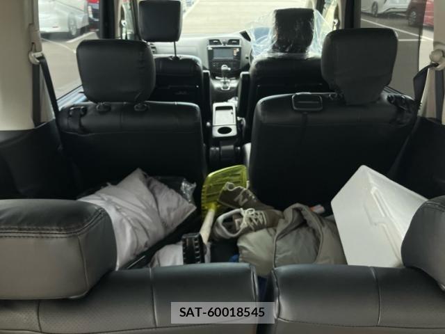 Nissan SERENA 2013-09 7359801-18