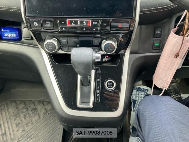 Nissan SERENA 2019-02 7359796-19