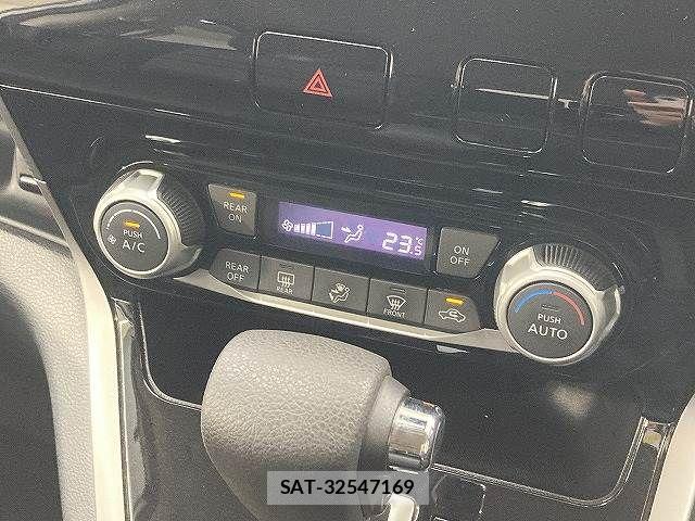Nissan SERENA 2017-09 7359783-9