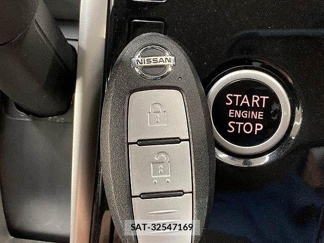 Nissan SERENA 2017-09 7359783-10