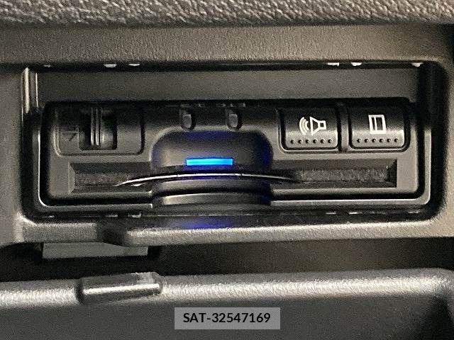 Nissan SERENA 2017-09 7359783-11
