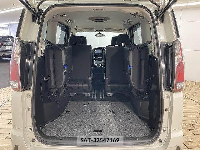 Nissan SERENA 2017-09 7359783-12
