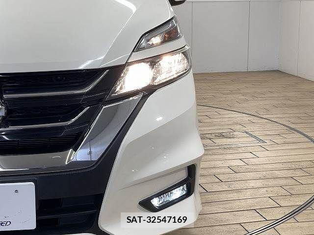 Nissan SERENA 2017-09 7359783-19