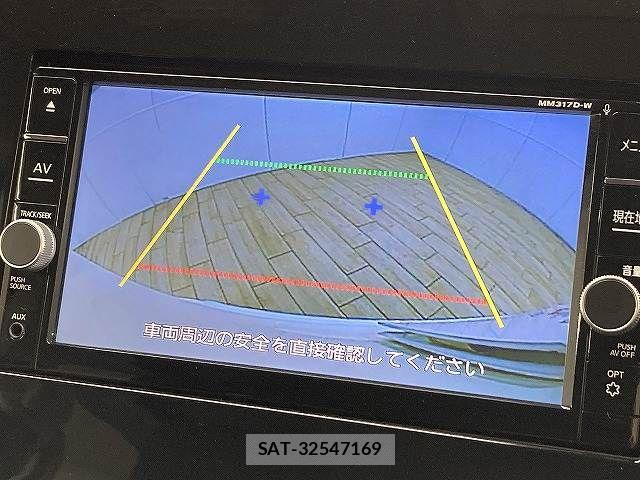Nissan SERENA 2017-09 7359783-3