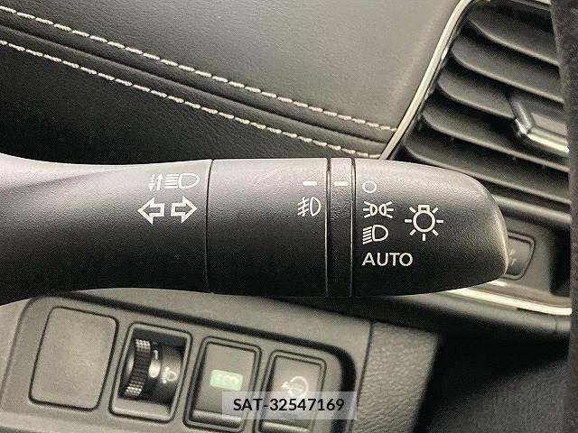 Nissan SERENA 2017-09 7359783-8