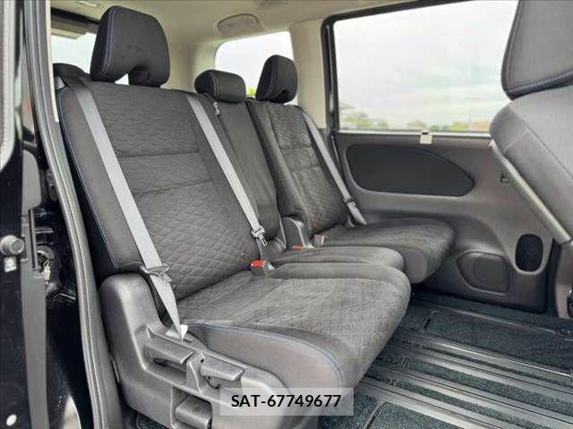 Nissan SERENA 2018-10 7359775-18