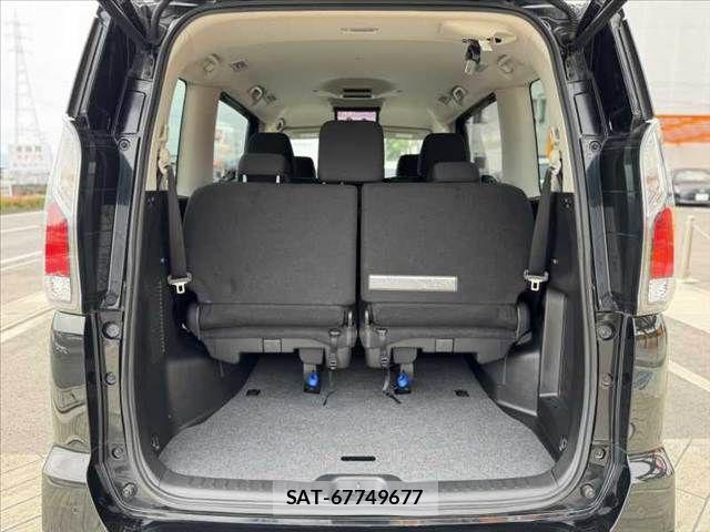 Nissan SERENA 2018-10 7359775-19