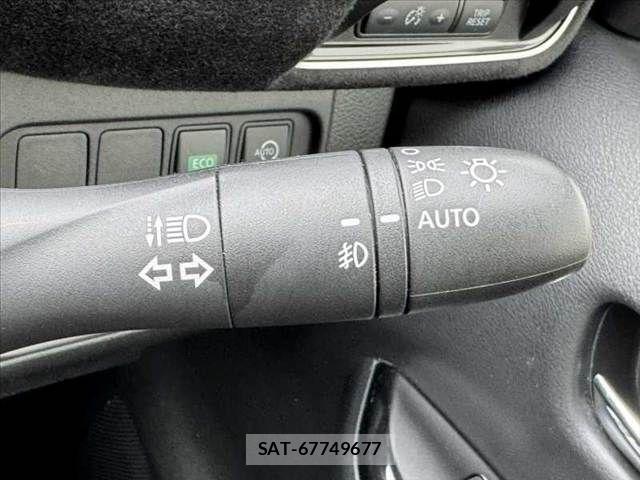 Nissan SERENA 2018-10 7359775-25
