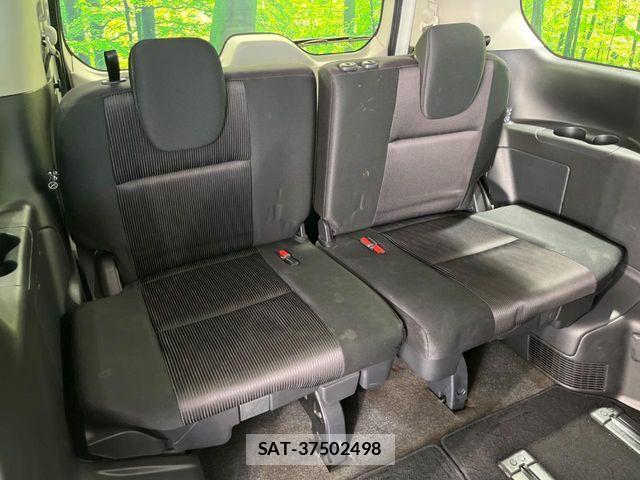 Nissan SERENA 2016-10 7359791-9