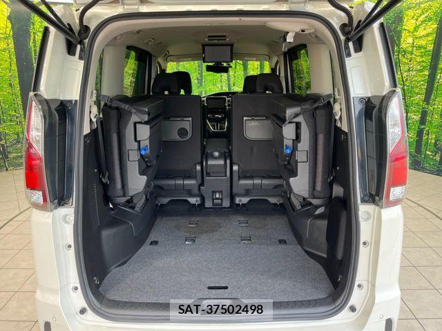 Nissan SERENA 2016-10 7359791-10
