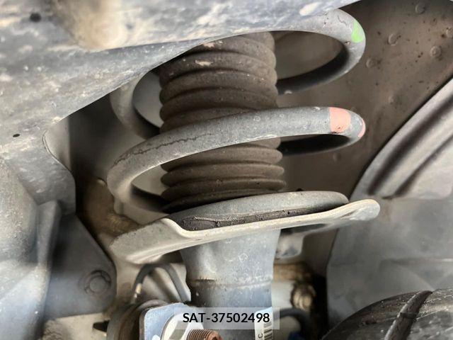 Nissan SERENA 2016-10 7359791-19