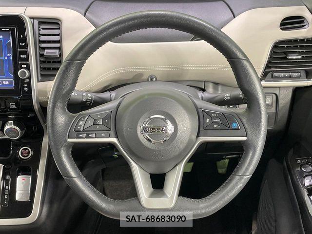 Nissan SERENA 2018-02 7359780-11