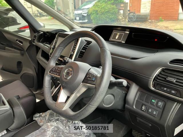Nissan SERENA 2017-07 7359786-5