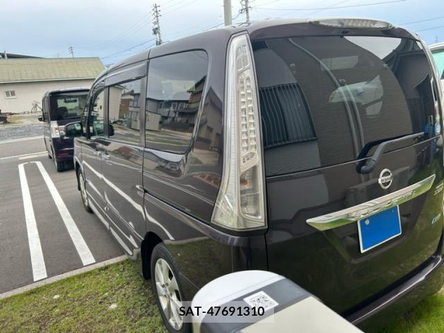 Nissan SERENA 2013-08 7359800-3
